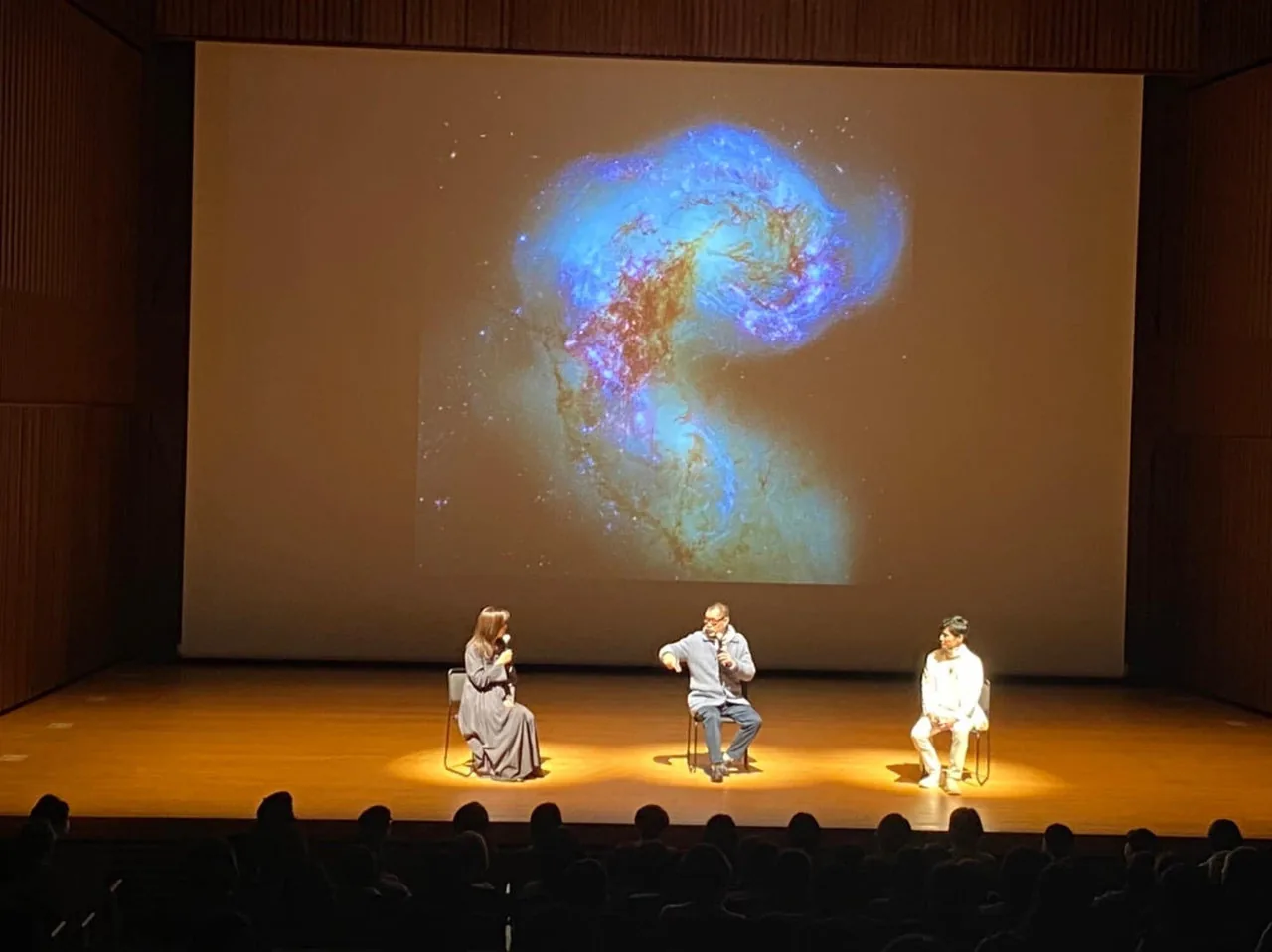 当時の公式記事に掲載された写真